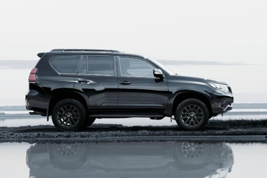 特別仕様車TX“Lパッケージ・Matt Black Edition”（2.7Lガソリン車7人乗り）［ベース車両はTX（2.7Lガソリン車7人乗り）］