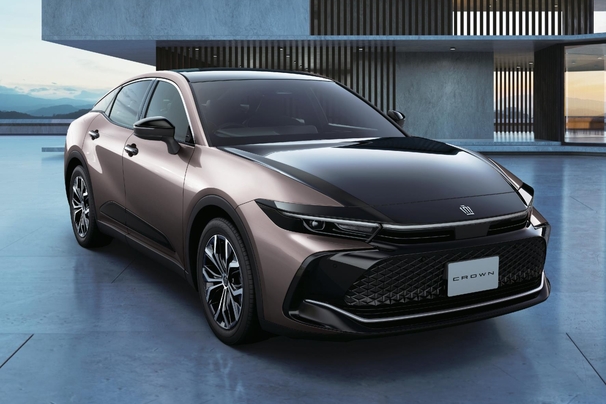 CROSSOVER G（2.5Lハイブリッド車）