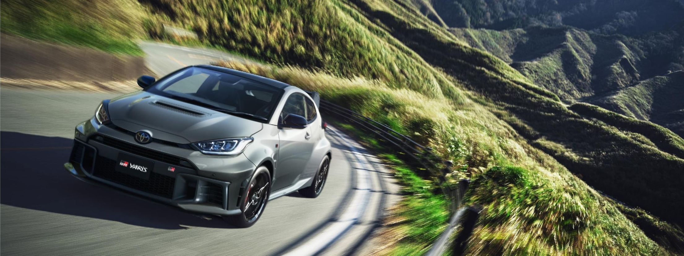 RZ“High performance” + Aero performance package［GR-DAT（8AT・4WD）］