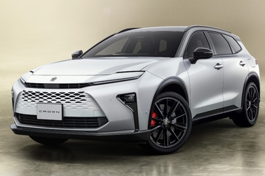 （左）：特別仕様車 ESTATE RS “THE 70th” （ベース車両はESTATE RS）